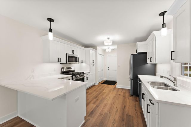9561 Luebcke Lane, Crown Point, IN 46307