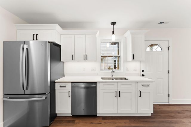 9561 Luebcke Lane, Crown Point, IN 46307
