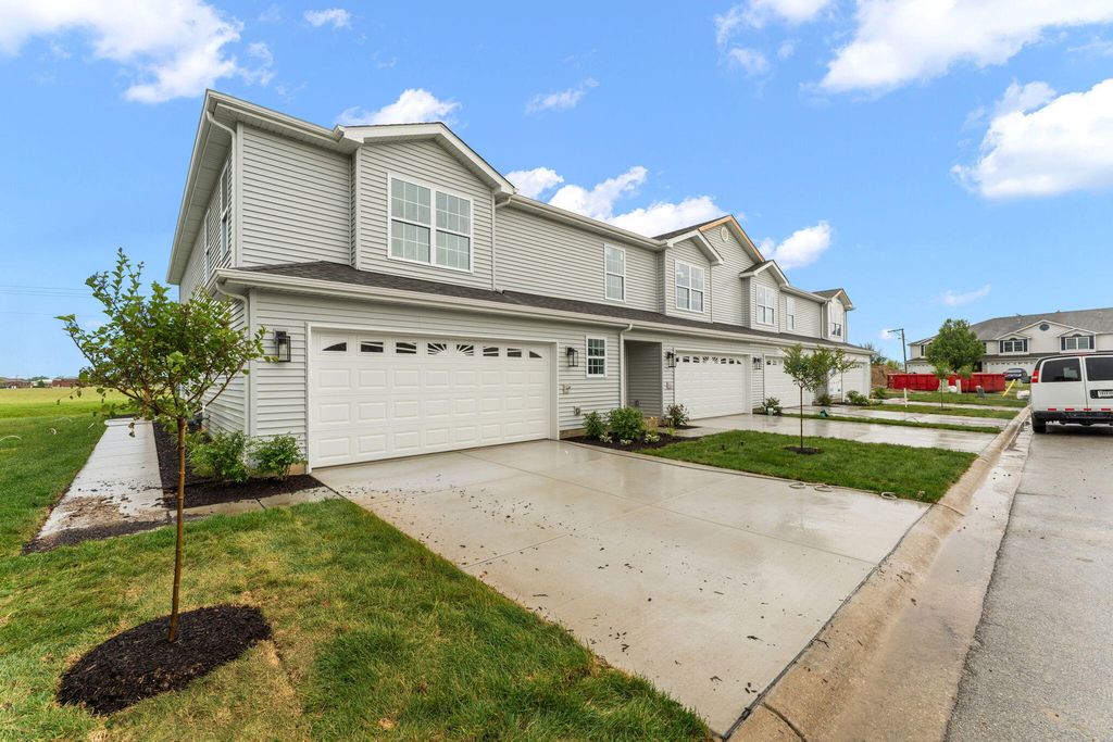 9561 Luebcke Lane, Crown Point, IN 46307
