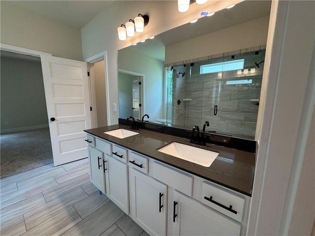 200 Rosewood Park Drive, Hoschton, GA 30548