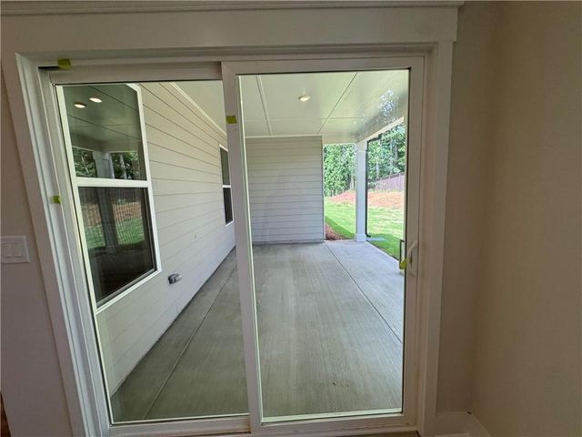200 Rosewood Park Drive, Hoschton, GA 30548