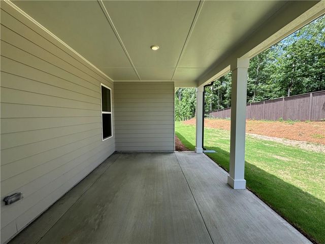 200 Rosewood Park Drive, Hoschton, GA 30548