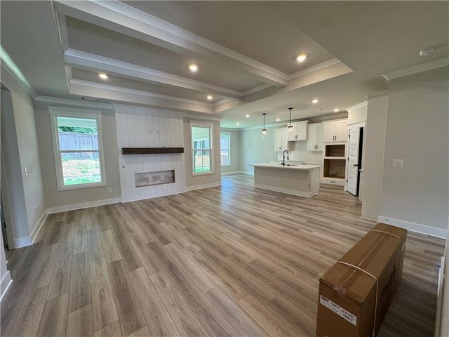 200 Rosewood Park Drive, Hoschton, GA 30548