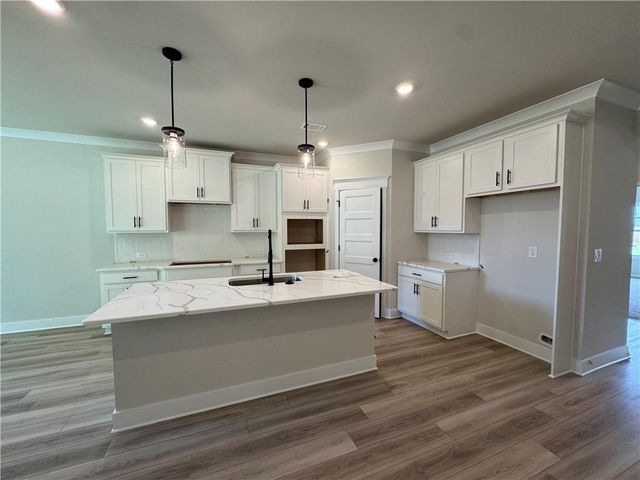200 Rosewood Park Drive, Hoschton, GA 30548