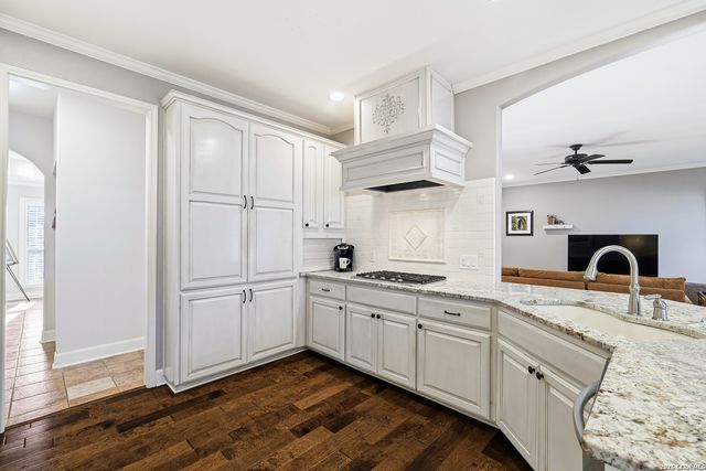 13410 Adonis, Universal City, TX 78148