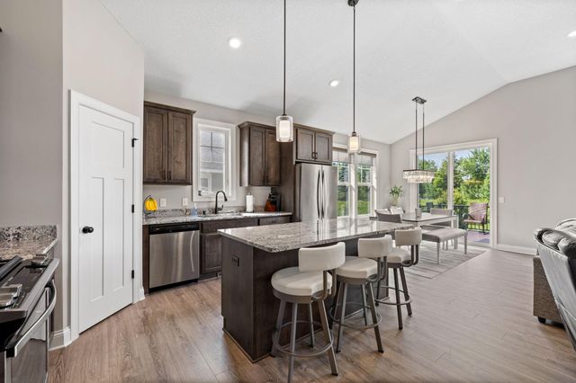9062 7th Street N, Lake Elmo, MN 55042