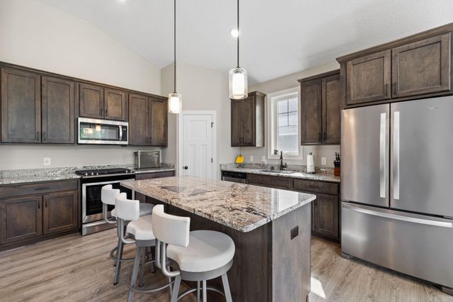 9062 7th Street N, Lake Elmo, MN 55042