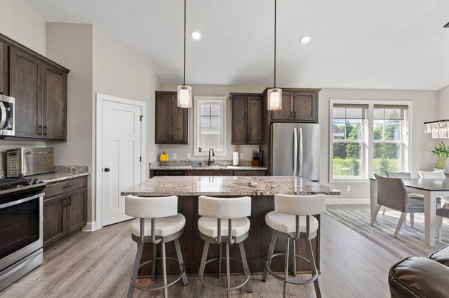 9062 7th Street N, Lake Elmo, MN 55042