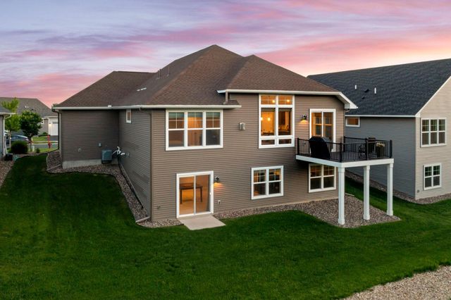 9062 7th Street N, Lake Elmo, MN 55042