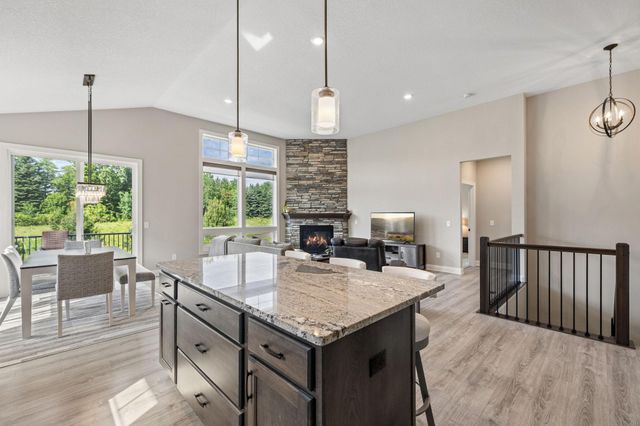 9062 7th Street N, Lake Elmo, MN 55042