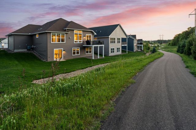9062 7th Street N, Lake Elmo, MN 55042