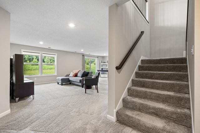 9062 7th Street N, Lake Elmo, MN 55042