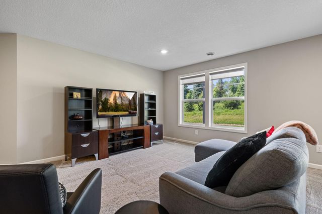 9062 7th Street N, Lake Elmo, MN 55042