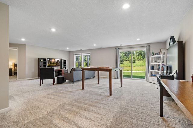 9062 7th Street N, Lake Elmo, MN 55042