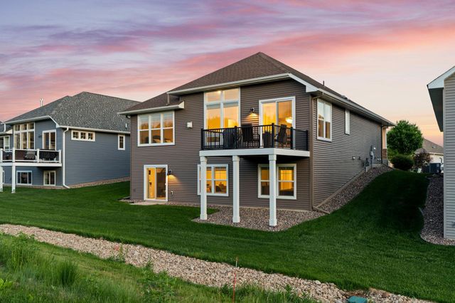 9062 7th Street N, Lake Elmo, MN 55042