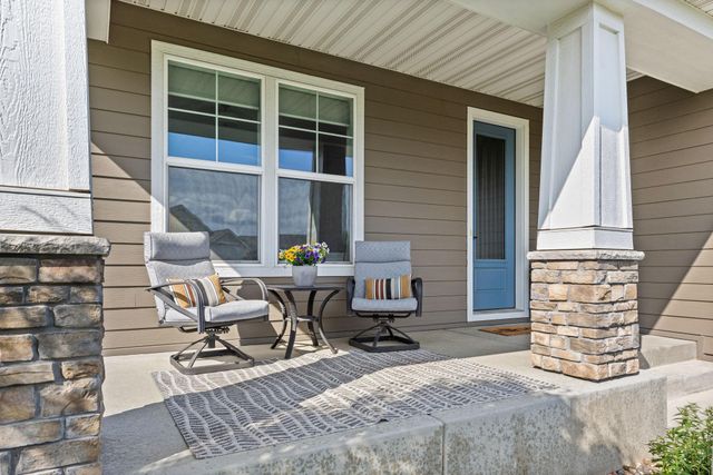 9062 7th Street N, Lake Elmo, MN 55042