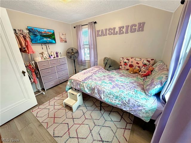 911 17th Street NE, Massillon, OH 44646