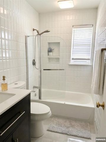 32 Beechwood Road, Cresskill, NJ 07626