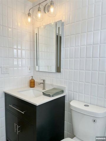 32 Beechwood Road, Cresskill, NJ 07626