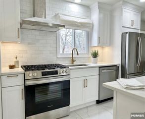 32 Beechwood Road, Cresskill, NJ 07626