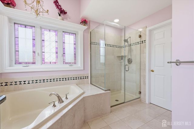 6 Deerfield Drive, Monroe, NJ 08831