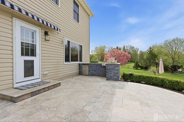 6 Deerfield Drive, Monroe, NJ 08831