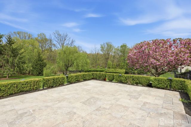 6 Deerfield Drive, Monroe, NJ 08831