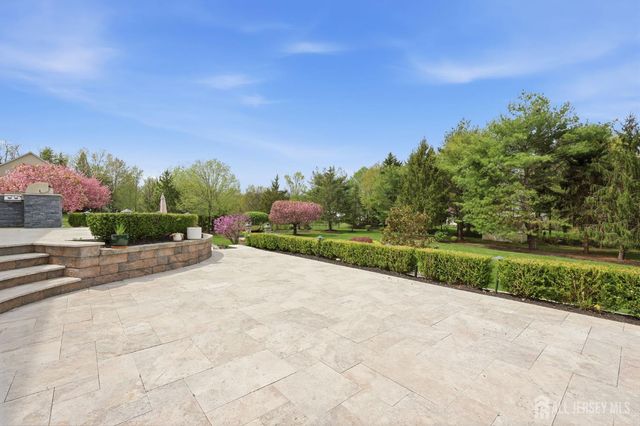 6 Deerfield Drive, Monroe, NJ 08831