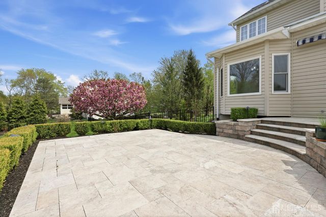 6 Deerfield Drive, Monroe, NJ 08831