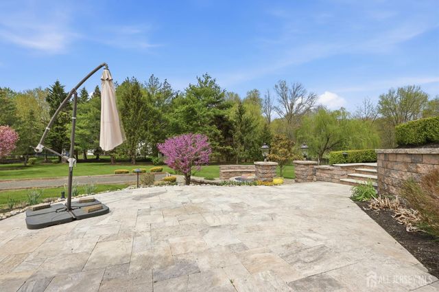 6 Deerfield Drive, Monroe, NJ 08831