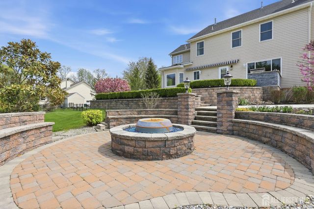 6 Deerfield Drive, Monroe, NJ 08831