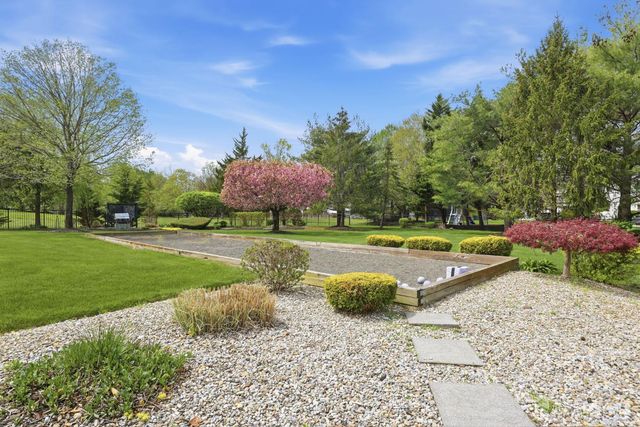 6 Deerfield Drive, Monroe, NJ 08831