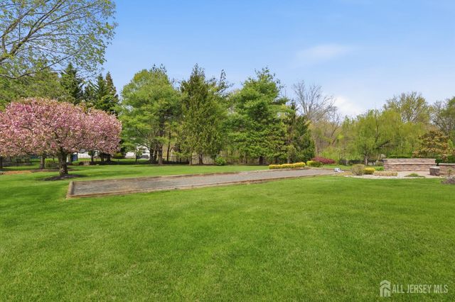 6 Deerfield Drive, Monroe, NJ 08831