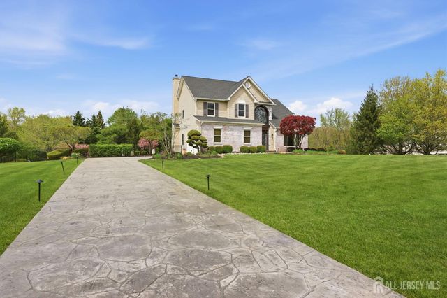 6 Deerfield Drive, Monroe, NJ 08831