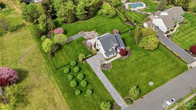 6 Deerfield Drive, Monroe, NJ 08831