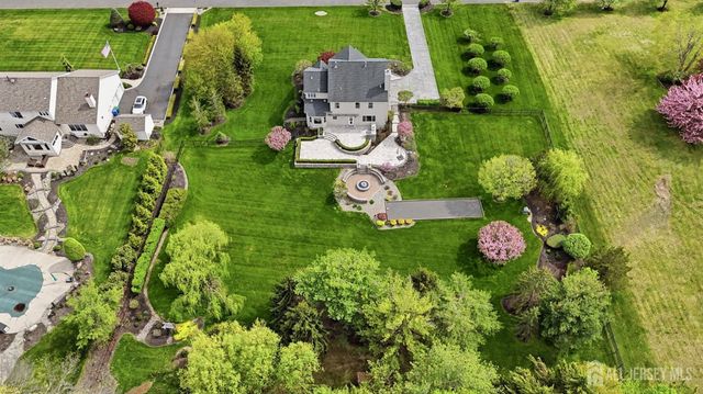 6 Deerfield Drive, Monroe, NJ 08831