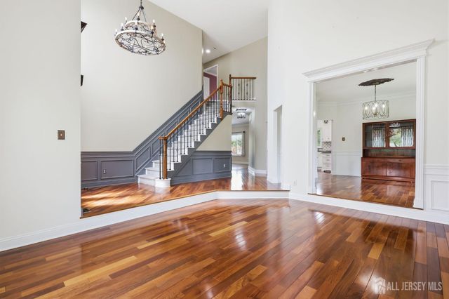 6 Deerfield Drive, Monroe, NJ 08831