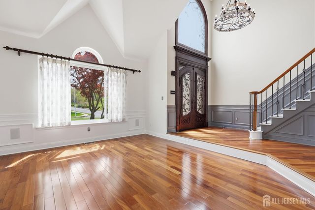 6 Deerfield Drive, Monroe, NJ 08831