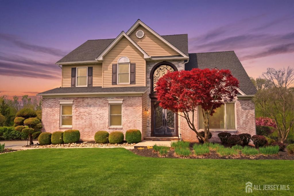 6 Deerfield Drive, Monroe, NJ 08831