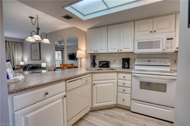 600 Neapolitan WAY 223, Naples, FL 34103