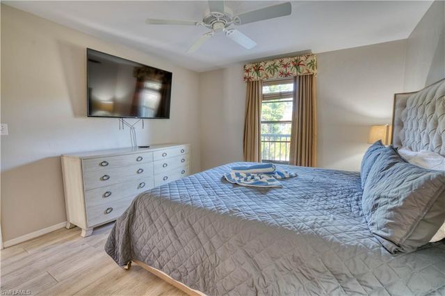 600 Neapolitan WAY 223, Naples, FL 34103