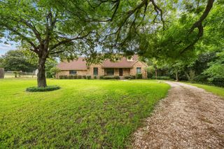 410 S Walnut Grove Road, Midlothian, TX 76065