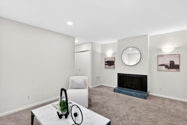 125 Connemara Way 130, Sunnyvale, CA 94087