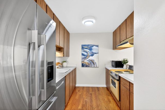 125 Connemara Way 130, Sunnyvale, CA 94087