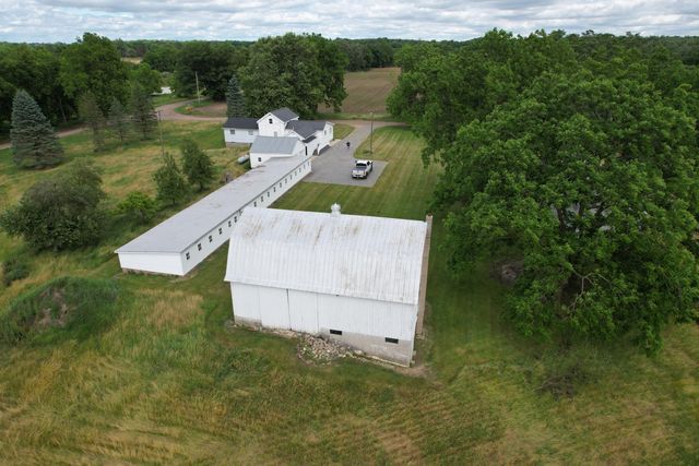 7360 S Tripp, Osseo, MI 49266