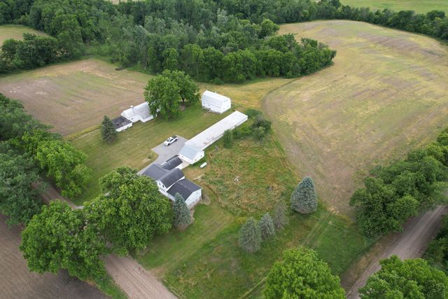 7360 S Tripp, Osseo, MI 49266