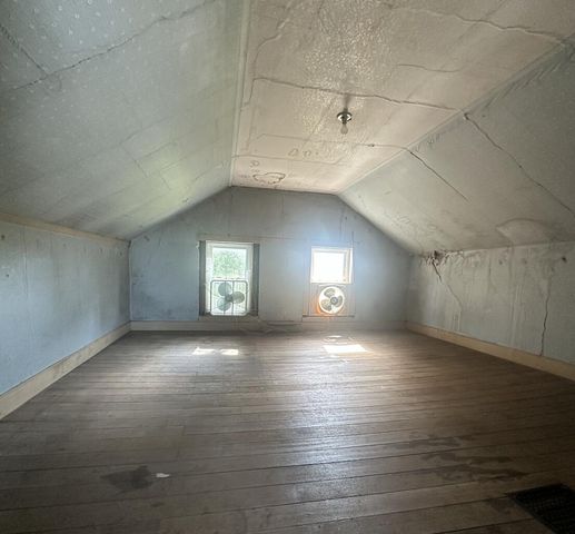 7360 S Tripp, Osseo, MI 49266