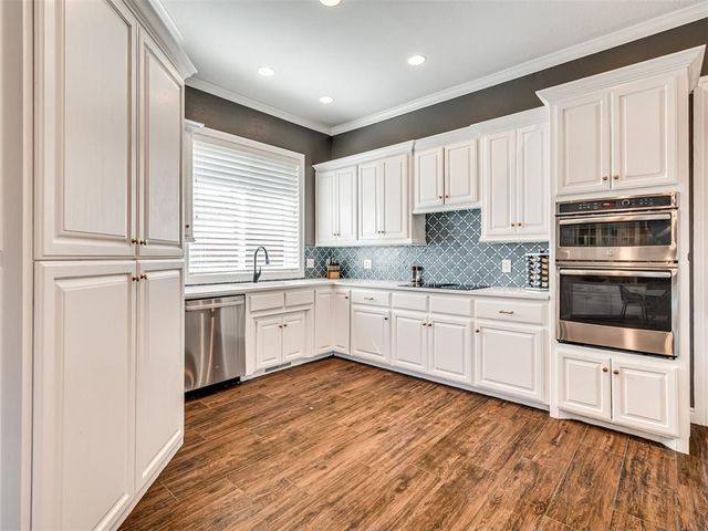2105 Wyckham Place, Norman, OK 73072