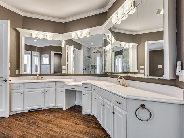 2105 Wyckham Place, Norman, OK 73072