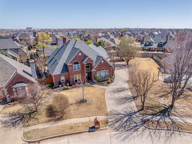 2105 Wyckham Place, Norman, OK 73072